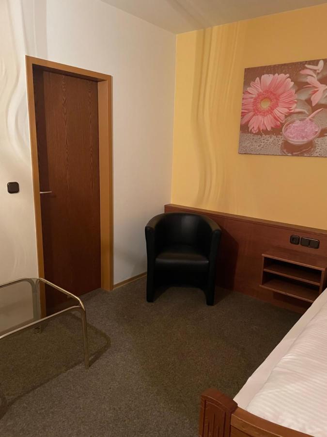 Hotel Zur Post Fromel Büchlberg Quarto foto